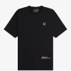 Avslappnad herr-T-shirt med tryck och lappar Avslappnad herr-T-shirt med tryck och lappar
