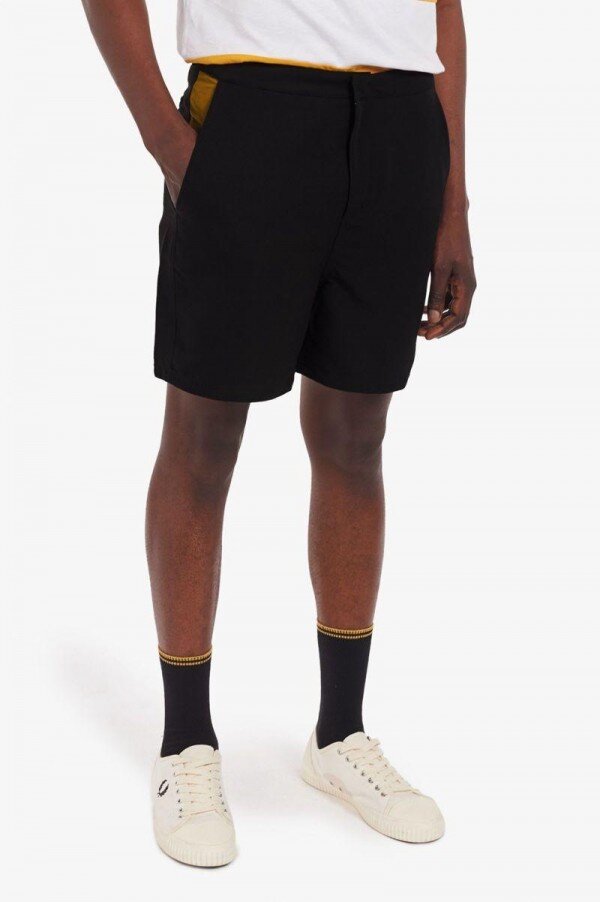 Badshorts med kontrastpaneler Badshorts med kontrastpaneler
