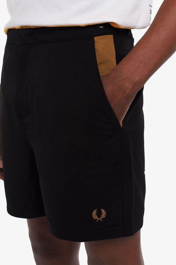 Badshorts med kontrastpaneler Badshorts med kontrastpaneler