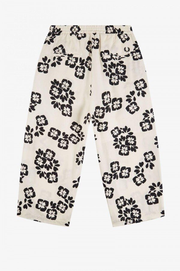 Fred Perry blommiga byxor Fred Perry blommiga byxor