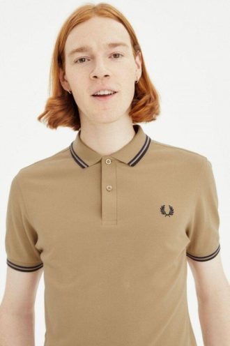 fred perry m3600 piktrjor 1 35 330x496 - Fred Perry M3600 pik&eacute;tr&ouml;jor