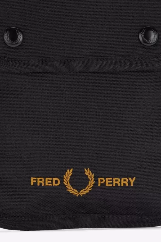 Fred Perry märkesväskor för män Fred Perry märkesväskor för män