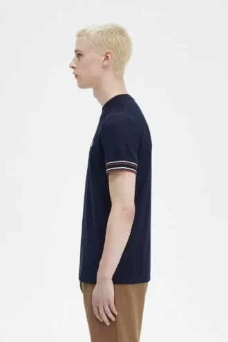 Herr-T-shirt med djärv spets i piké