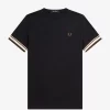 Herr-T-shirt med djärv spets i piké Herr-T-shirt med djärv spets i piké