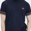 Herr-T-shirt med djärv spets i piké Herr-T-shirt med djärv spets i piké