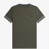 Herr-T-shirt med djärv spets i piké Herr-T-shirt med djärv spets i piké