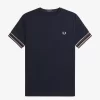 Herr-T-shirt med djärv spets i piké Herr-T-shirt med djärv spets i piké