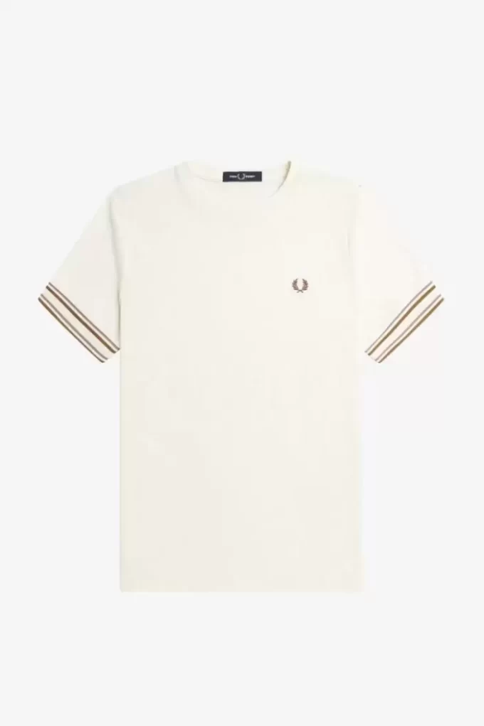 Herr-T-shirt med djärv spets i piké Herr-T-shirt med djärv spets i piké