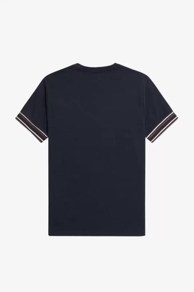 Herr-T-shirt med djärv spets i piké Herr-T-shirt med djärv spets i piké