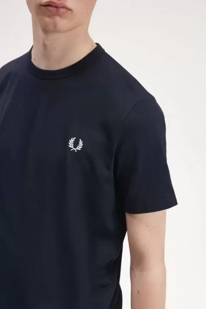 Herr-T-shirt med tejpdetalj Herr-T-shirt med tejpdetalj
