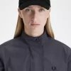 Herrkepsar med grafisk märkestryck i twill
