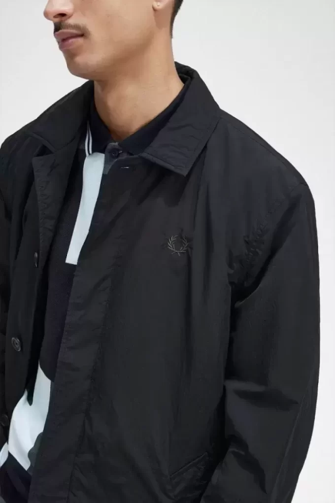 Herrparkas med knappar och Mac-logotyp Herrparkas med knappar och Mac-logotyp