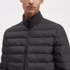 Isolerade herrjackor Isolerade herrjackor