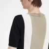 Randig finstickad herr-T-shirt Randig finstickad herr-T-shirt