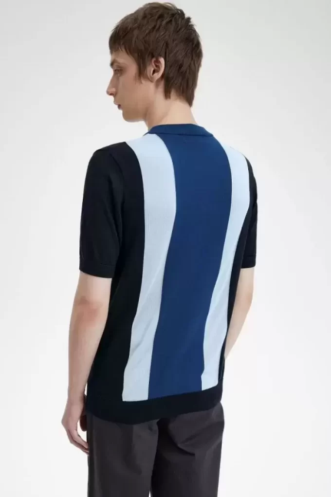 Randig finstickad herr-T-shirt Randig finstickad herr-T-shirt