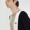 Randig finstickad herr-T-shirt Randig finstickad herr-T-shirt