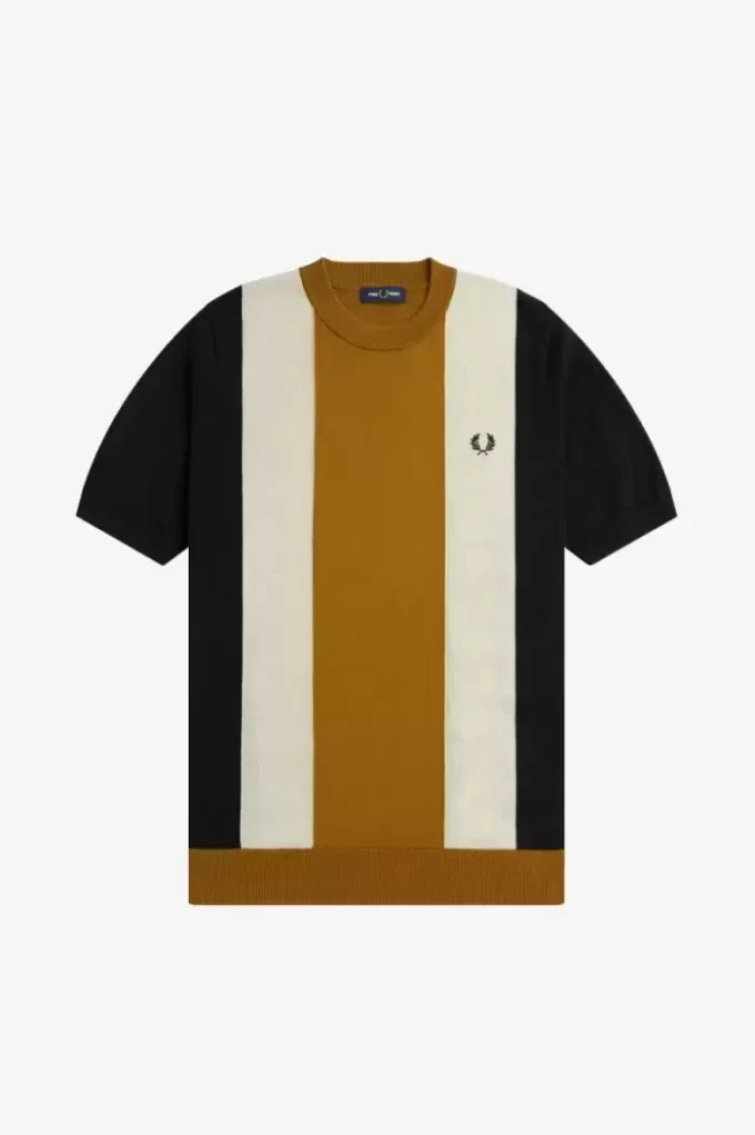 Randig finstickad herr-T-shirt Randig finstickad herr-T-shirt