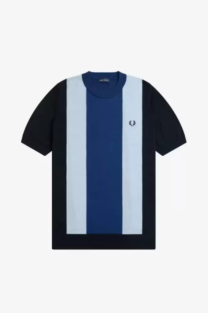 Randig finstickad herr-T-shirt Randig finstickad herr-T-shirt