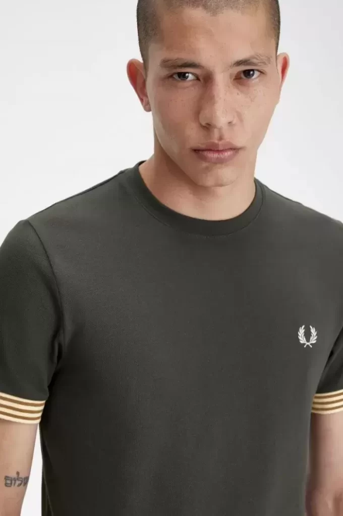 Randig manschett-t-shirt för män Randig manschett-t-shirt för män