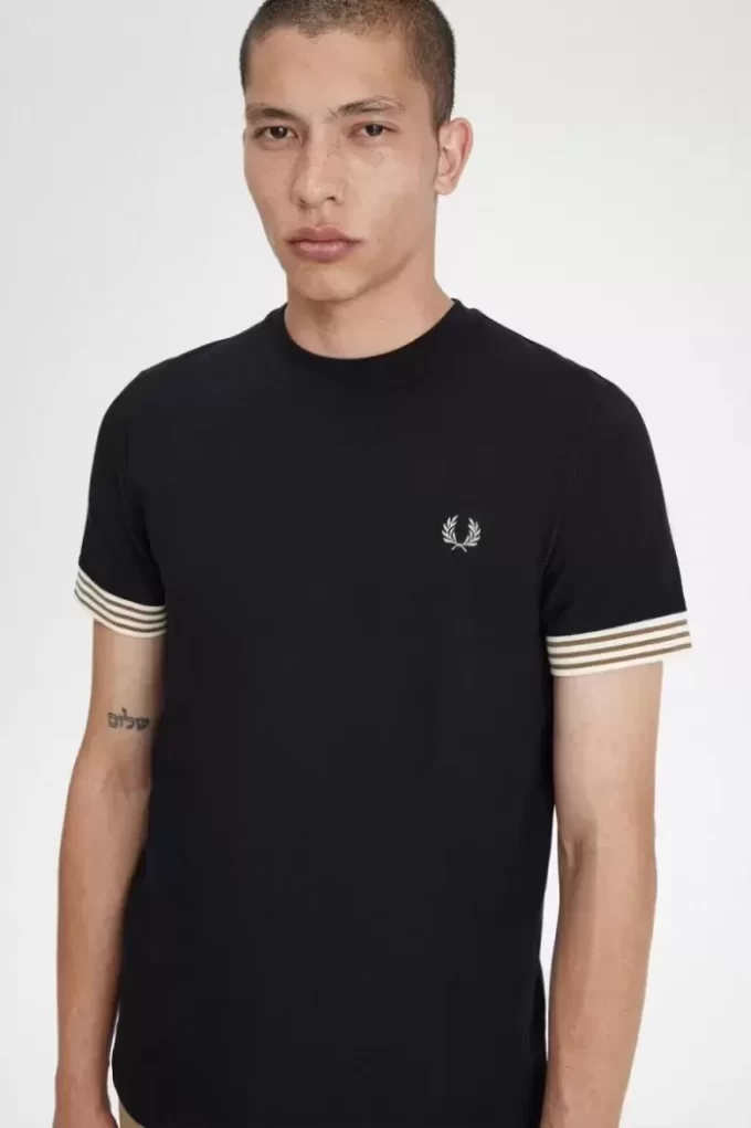 Randig manschett-t-shirt för män Randig manschett-t-shirt för män