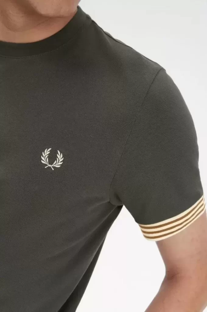 Randig manschett-t-shirt för män Randig manschett-t-shirt för män
