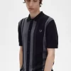 Randig stickad herrskjorta Randig stickad herrskjorta