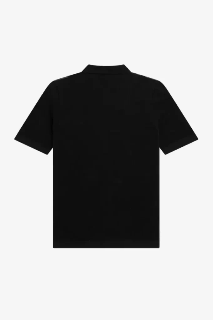 Randig stickad herrskjorta Randig stickad herrskjorta