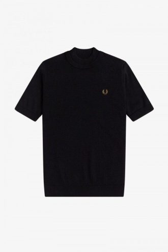 Stickade t-shirts med dubbel kant