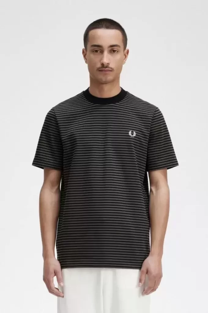 T-shirt med fina randig detaljer för män T-shirt med fina randig detaljer för män