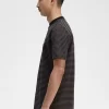 T-shirt med fina randig detaljer för män T-shirt med fina randig detaljer för män