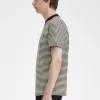 T-shirt med fina randig detaljer för män T-shirt med fina randig detaljer för män