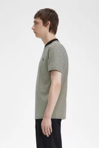 T-shirt med fina randig detaljer för män