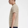 T-shirt med fina randig detaljer för män T-shirt med fina randig detaljer för män