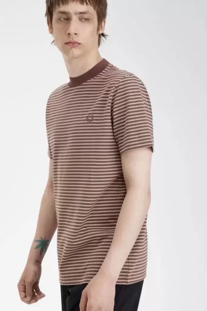 T-shirt med fina randig detaljer för män T-shirt med fina randig detaljer för män