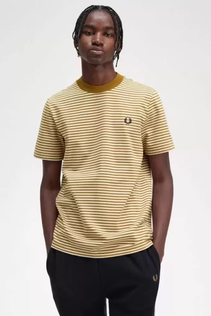 T-shirt med fina randig detaljer för män T-shirt med fina randig detaljer för män
