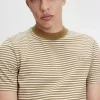 T-shirt med fina randig detaljer för män T-shirt med fina randig detaljer för män
