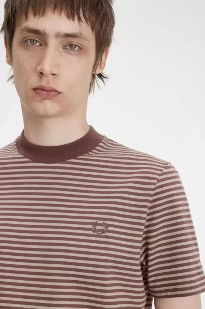 T-shirt med fina randig detaljer för män T-shirt med fina randig detaljer för män