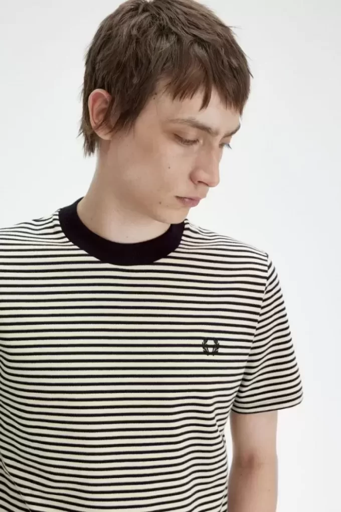 T-shirt med fina randig detaljer för män T-shirt med fina randig detaljer för män