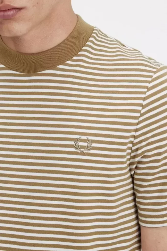 T-shirt med fina randig detaljer för män T-shirt med fina randig detaljer för män