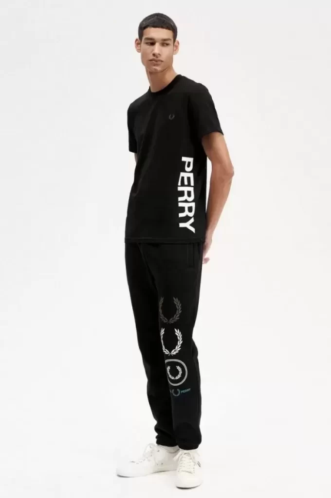 T-shirt med grafisk märkning för män T-shirt med grafisk märkning för män
