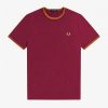 T-shirts med dubbla spetsar T-shirts med dubbla spetsar