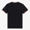 T-shirts med dubbla spetsar T-shirts med dubbla spetsar